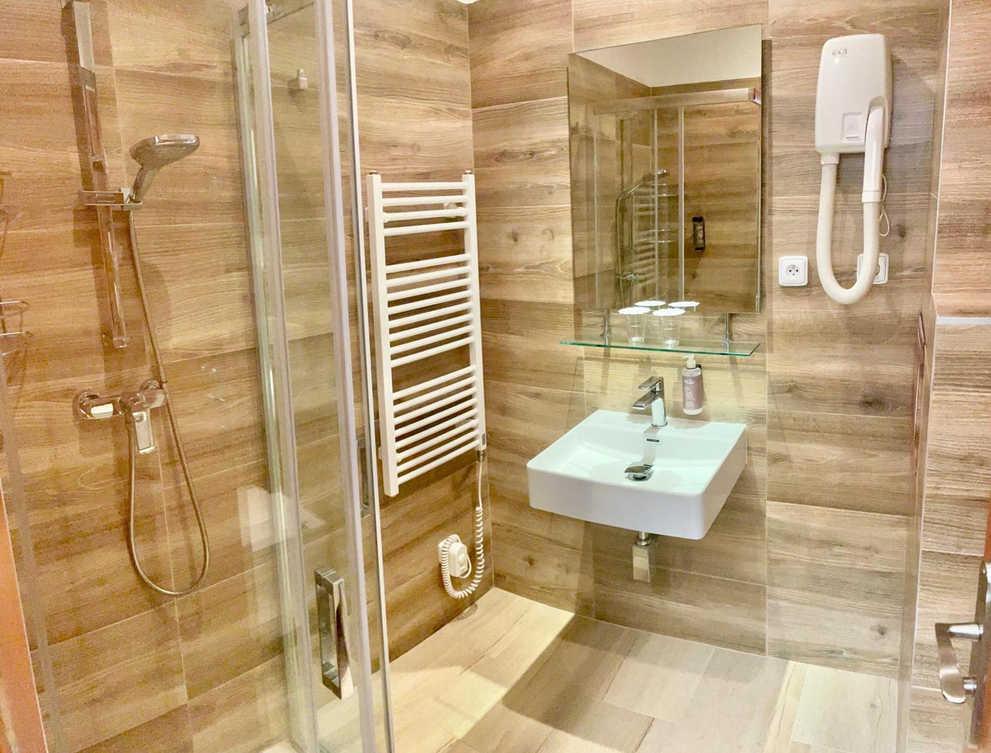 בנסוב Hotel Atlas מראה חיצוני תמונה